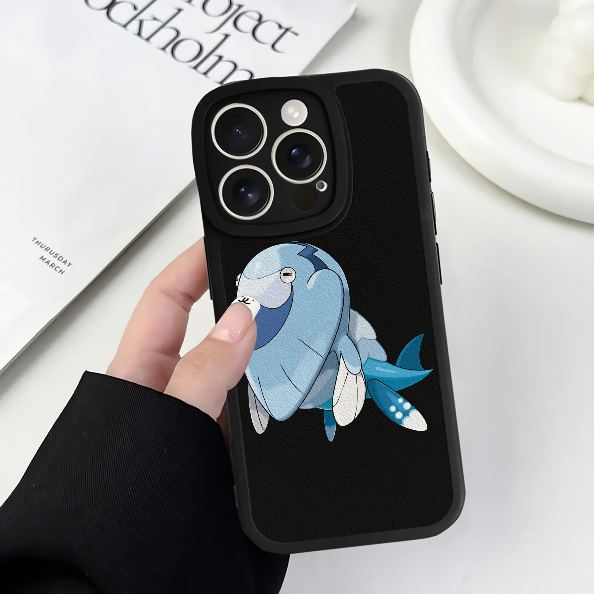 （画像用） ポケットモンスター Pokémon 【iPhone 16シリーズ対応】シリコンスマホケース（レザー調） 材質：シリコン